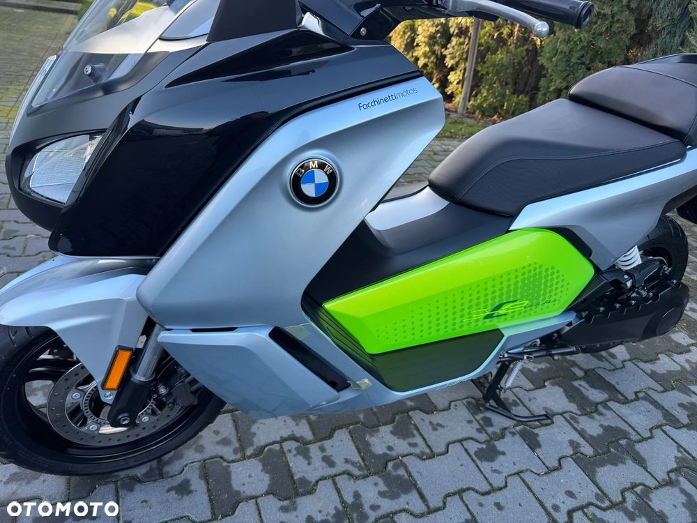 BMW CE 04 - 18