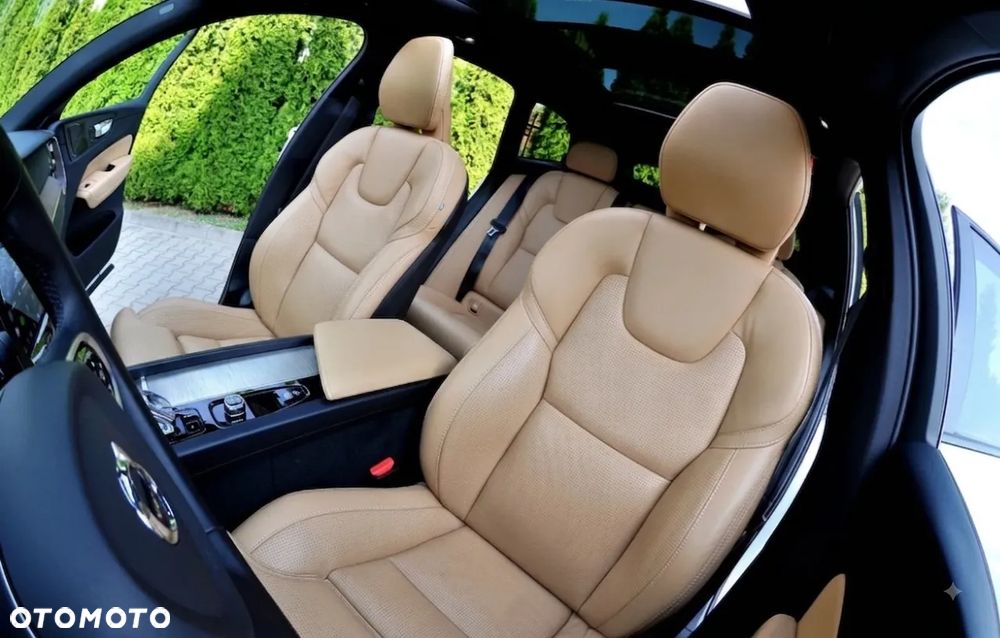 Volvo XC 60 T6 AWD Plus Bright - 4
