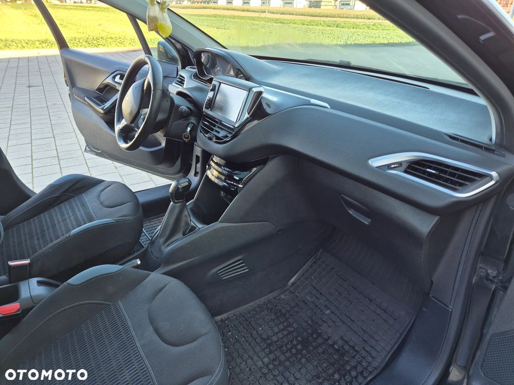 Peugeot 208 1.2 PureTech Active - 14