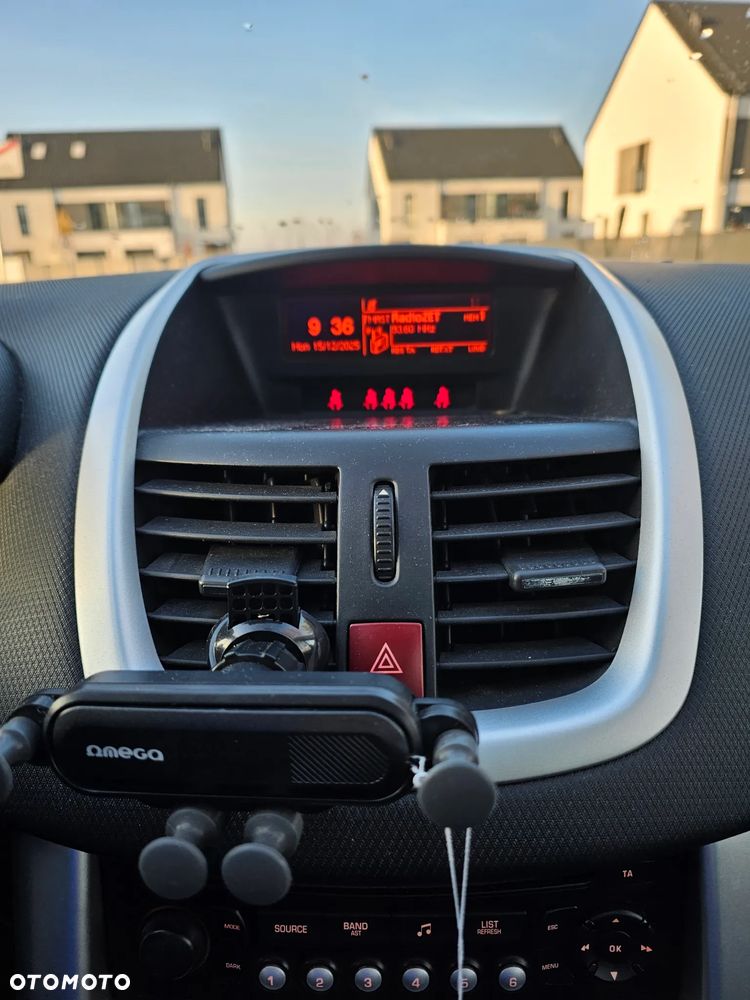 Peugeot 207 - 10