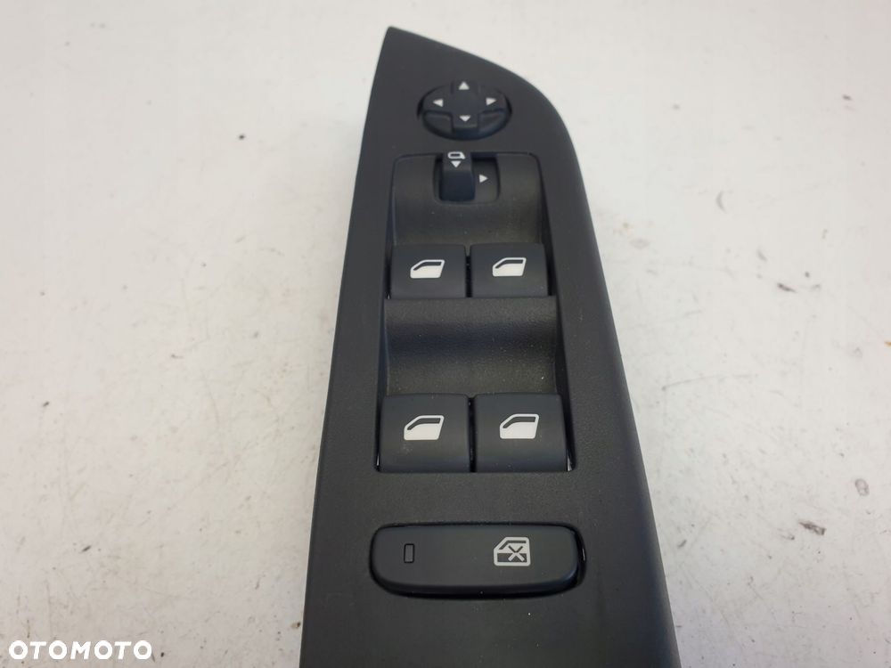 Opel Corsa F LEWY PANEL STERWANIA SZYBĄ przód - 2