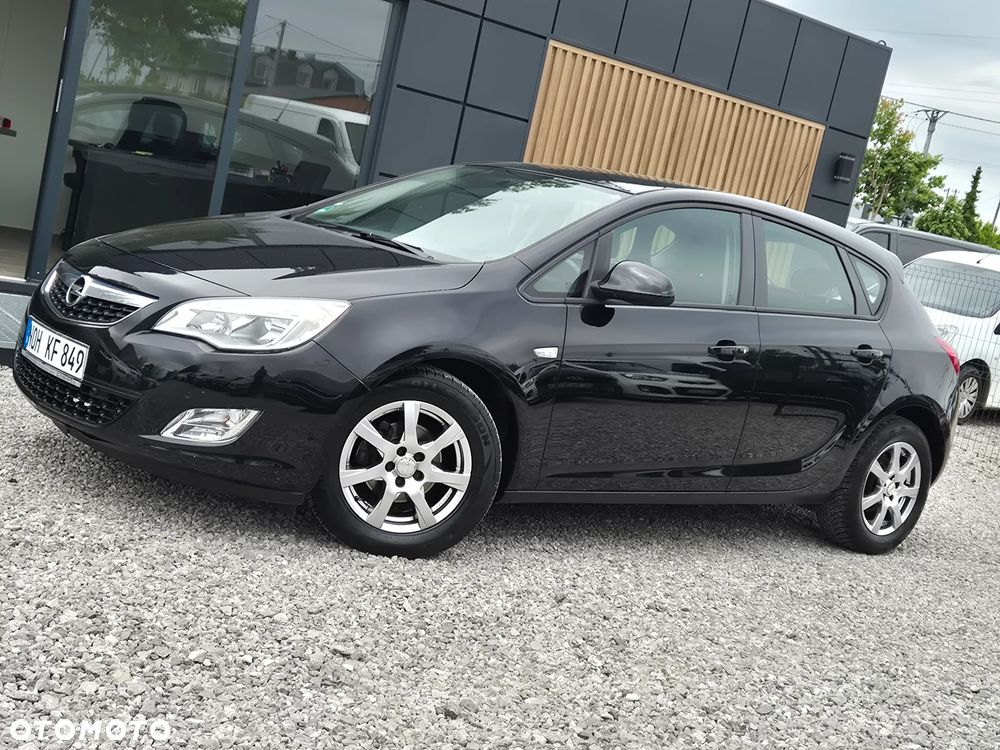 Opel Astra 1.6 Design Edition - 4
