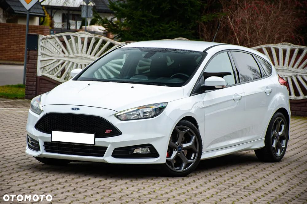 Ford Focus 2.0 TDCi ST mit Leder-Exclusiv-Paket - 3