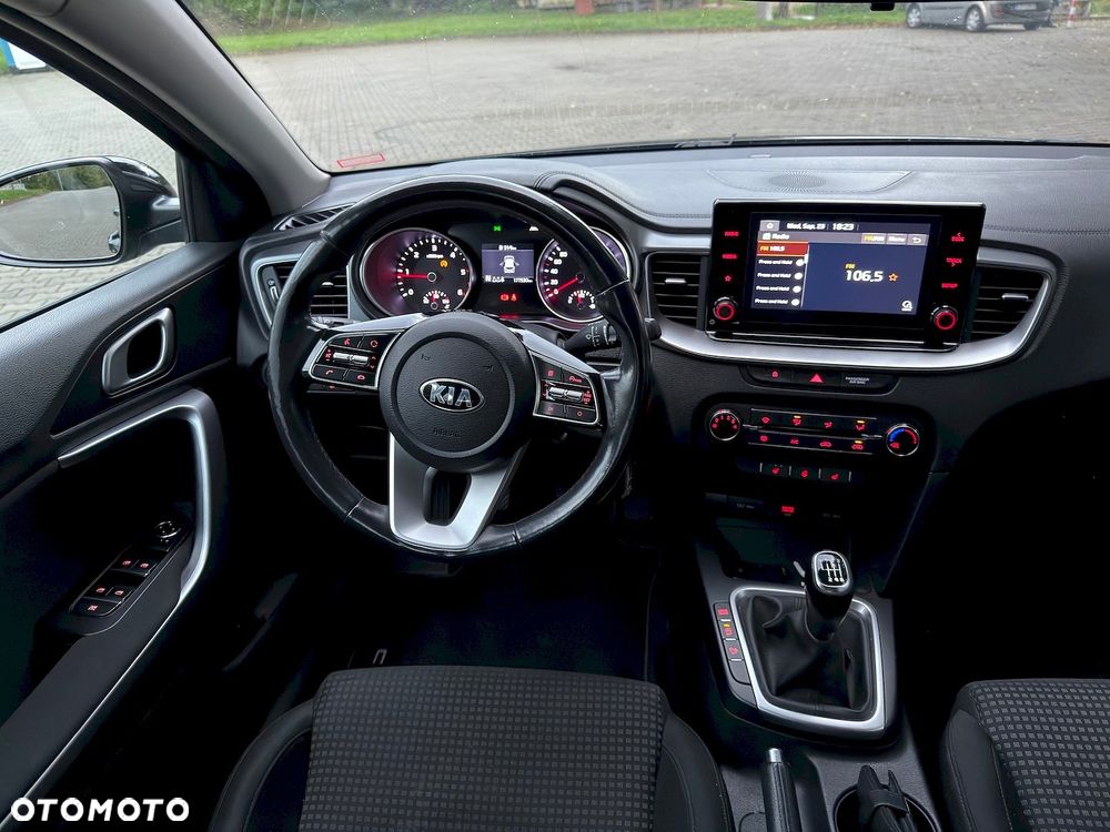 Kia Ceed 1.6 CRDi Eco-Dynamics+ (48V Mild-Hybrid) Vision - 24