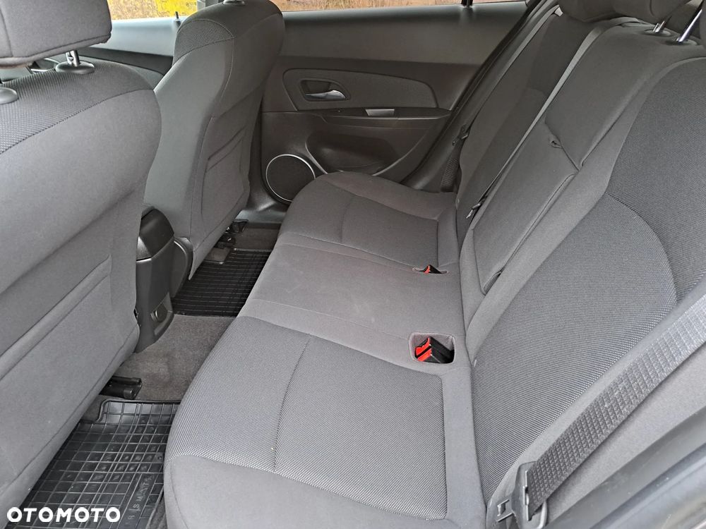 Chevrolet Cruze - 30