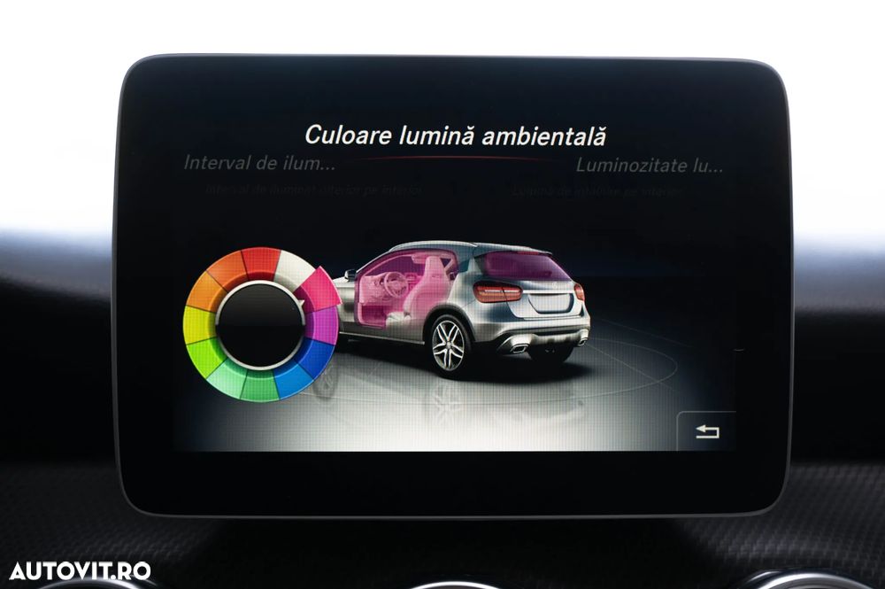 Mercedes-Benz A 220 4Matic 7G-DCT - 26