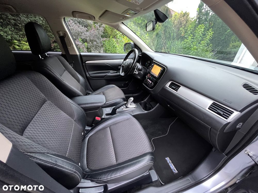Mitsubishi Outlander - 13