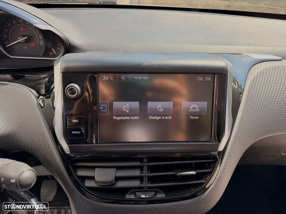 Peugeot 2008 1.2 PureTech Style - 45