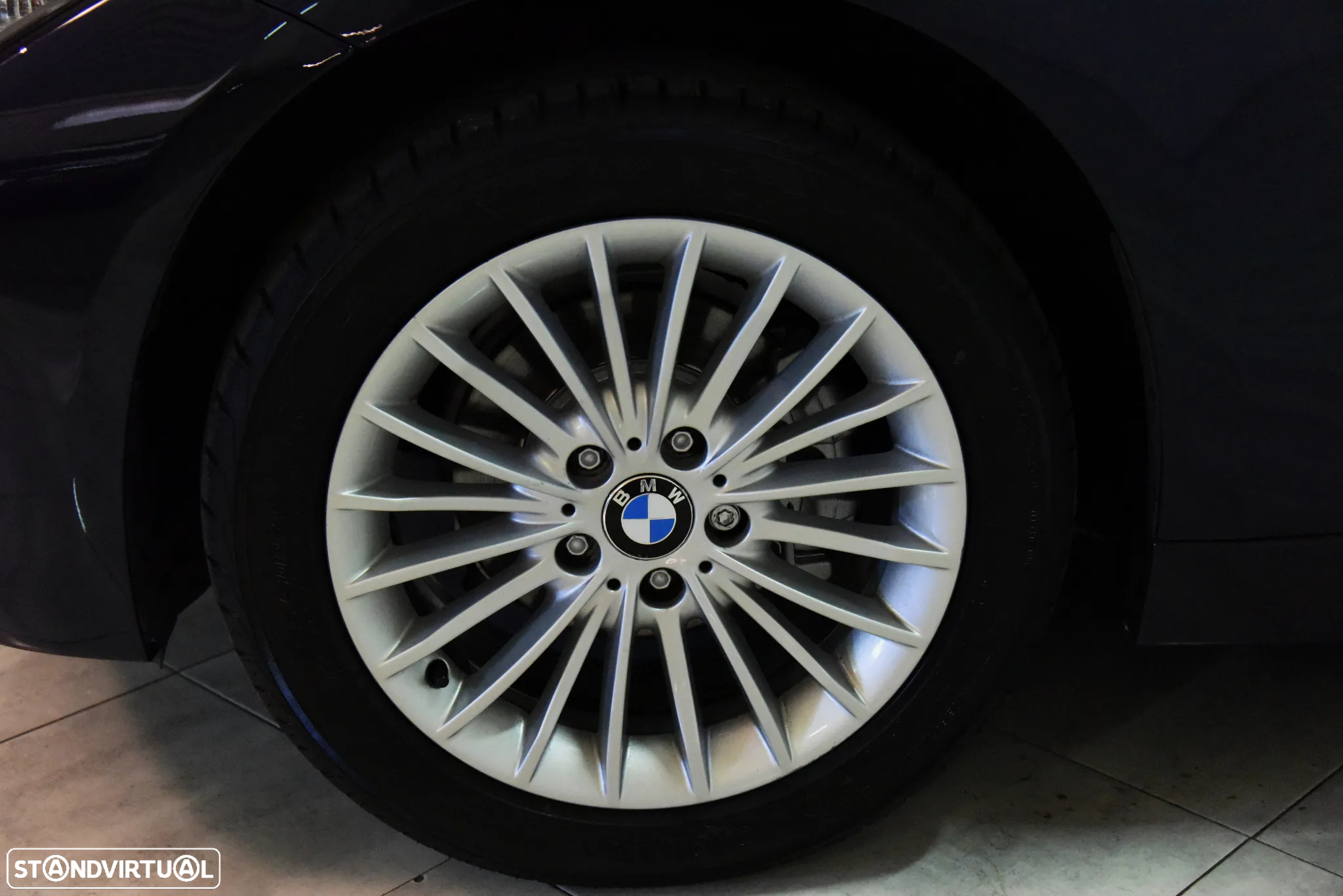 BMW 318 d Line Luxury - 10