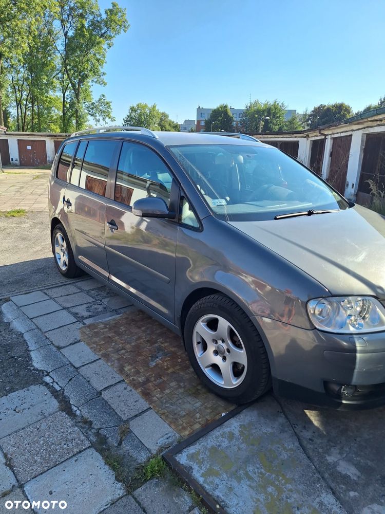 Volkswagen Touran - 2
