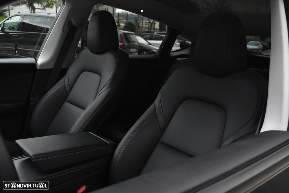 Tesla Model Y Performance Tração Integral - 23