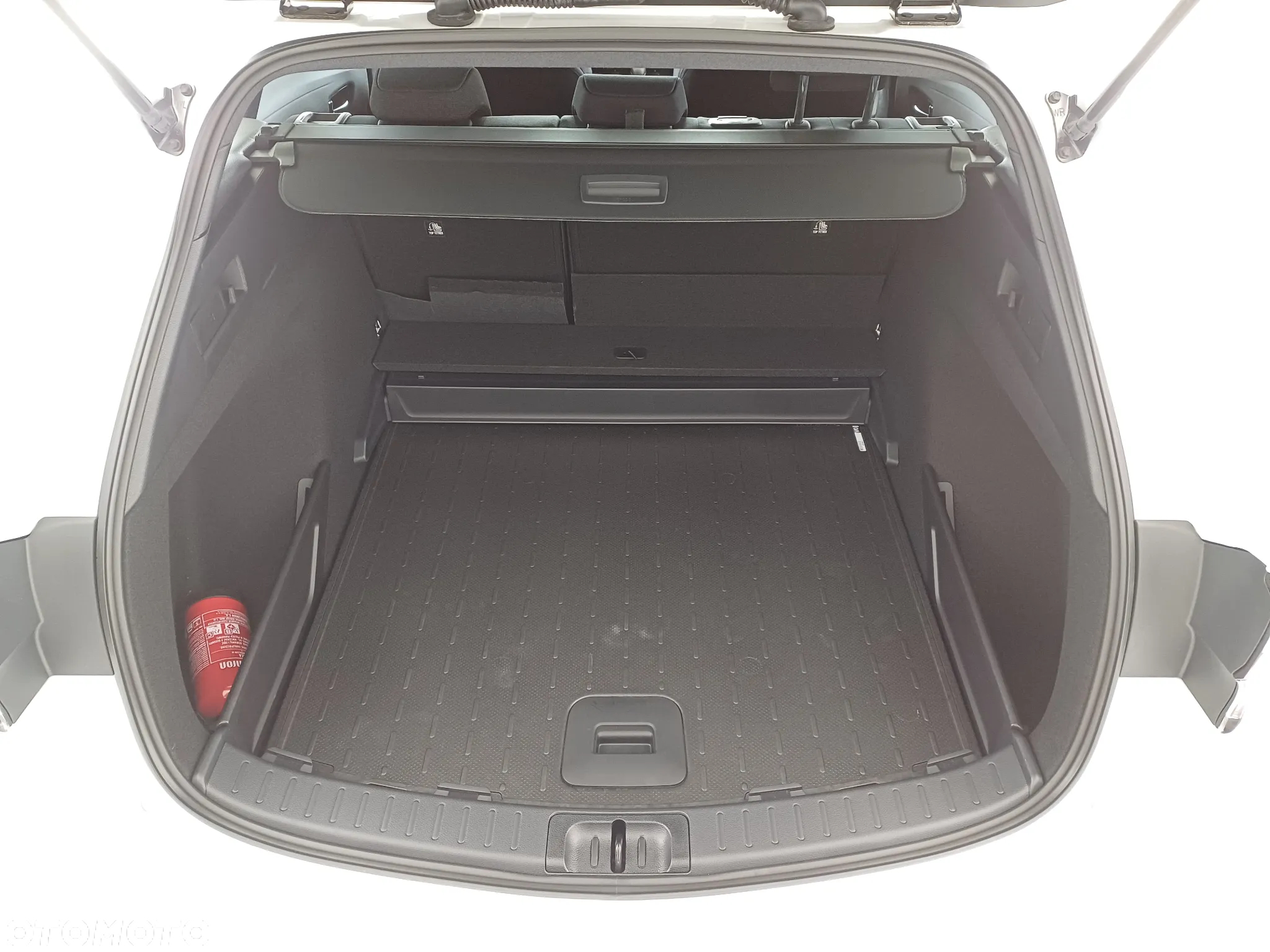 Suzuki Swace 1.8 Hybrid Premium Plus CVT - 10