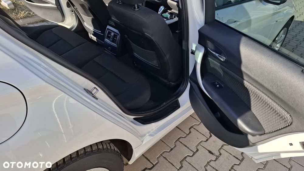 BMW Seria 1 118d Sport Line - 11