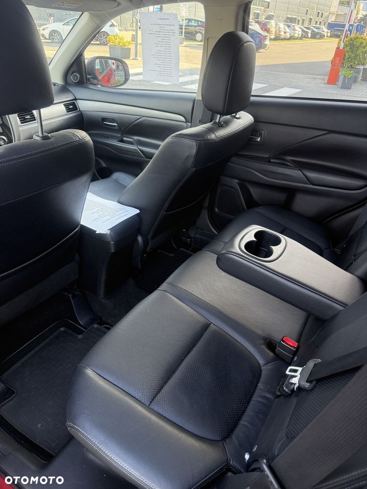 Mitsubishi Outlander - 8