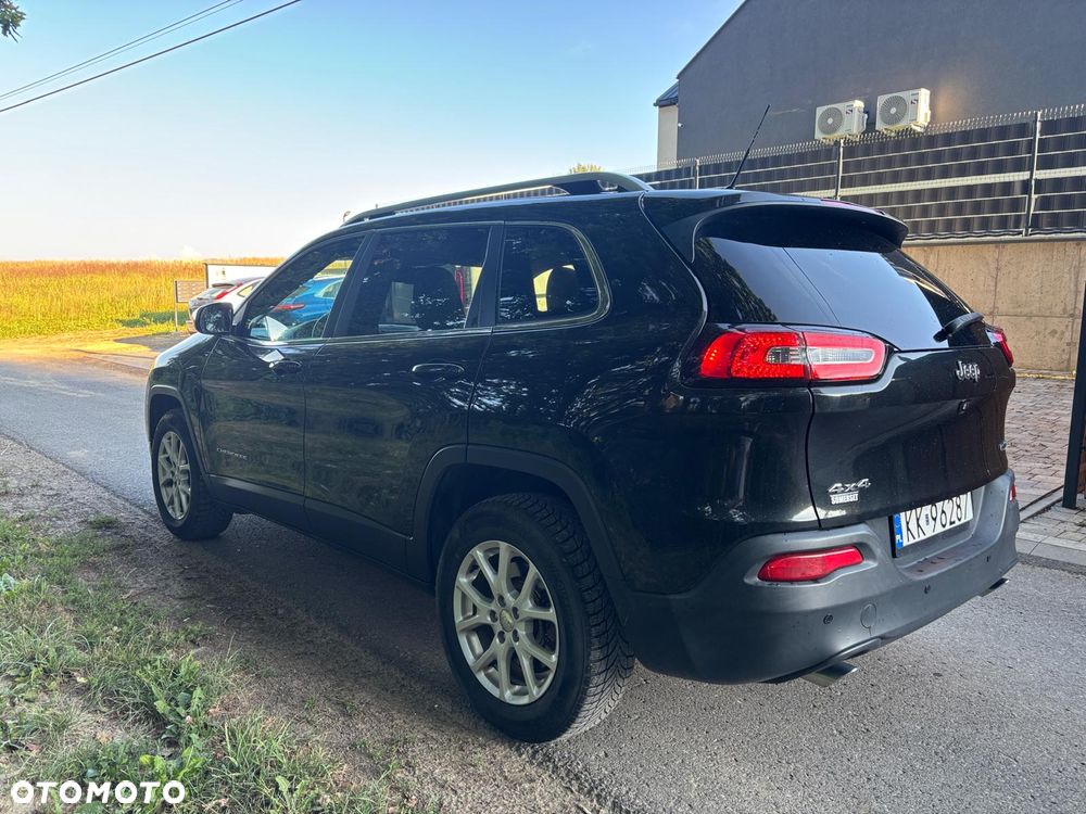 Jeep Cherokee - 4