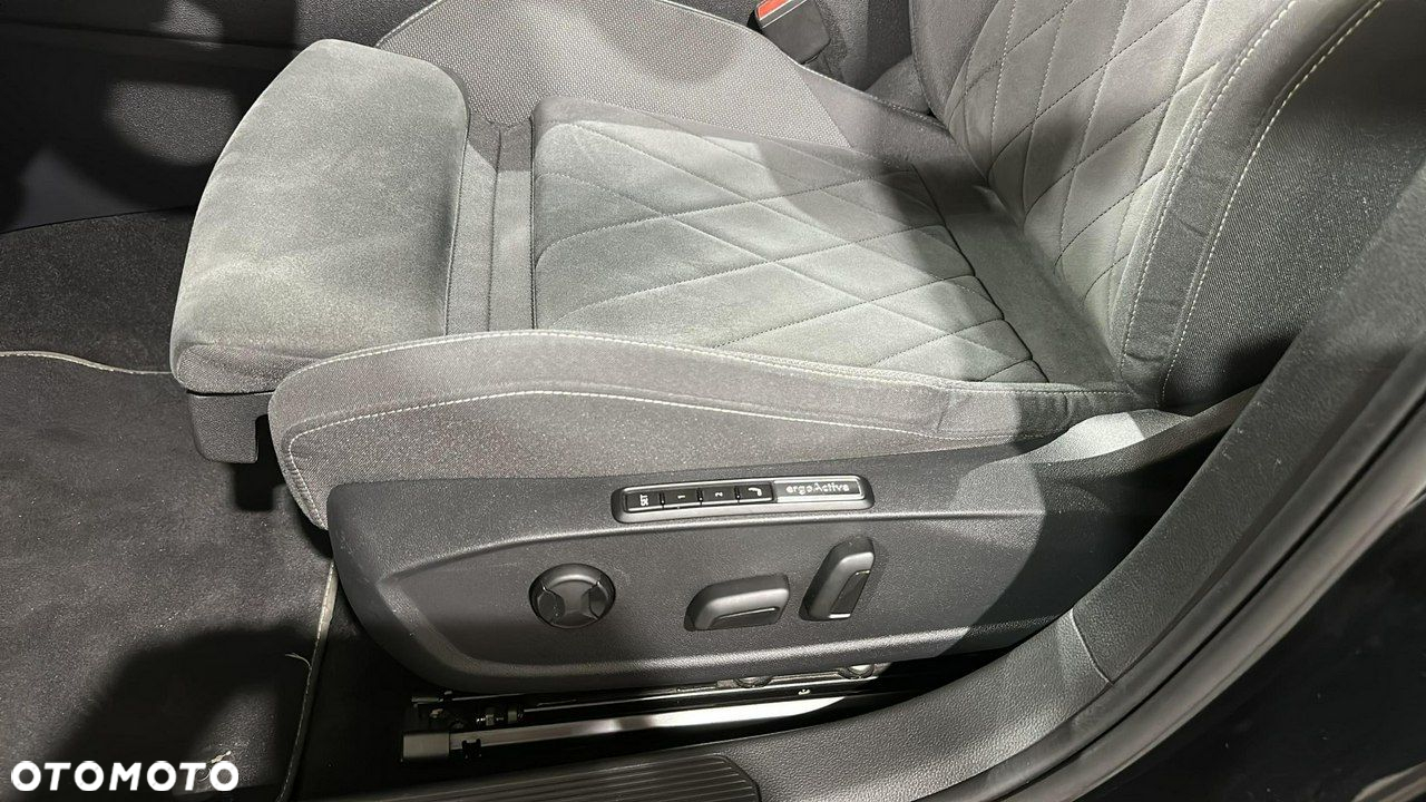 Volkswagen Golf - 13