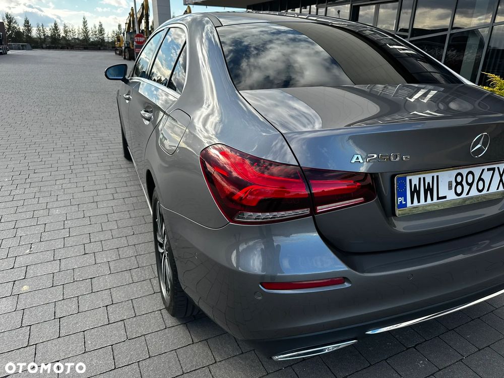 Mercedes-Benz Klasa A 250 Style 7G-DCT - 13