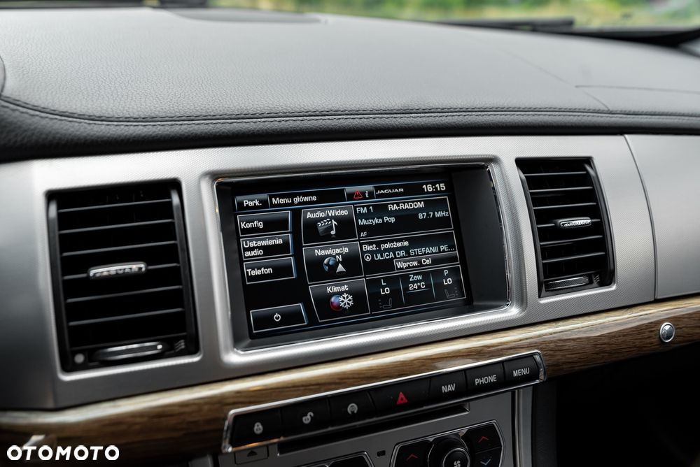Jaguar XF 2.2 - 32