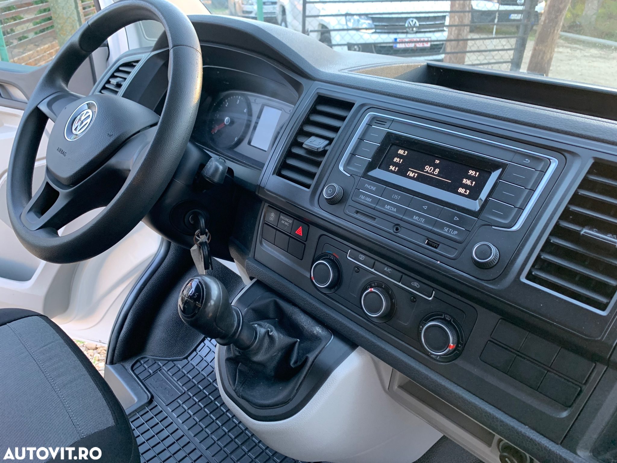 Volkswagen Transporter Kombi T6 2.0 TDI 84 kW KR - 6