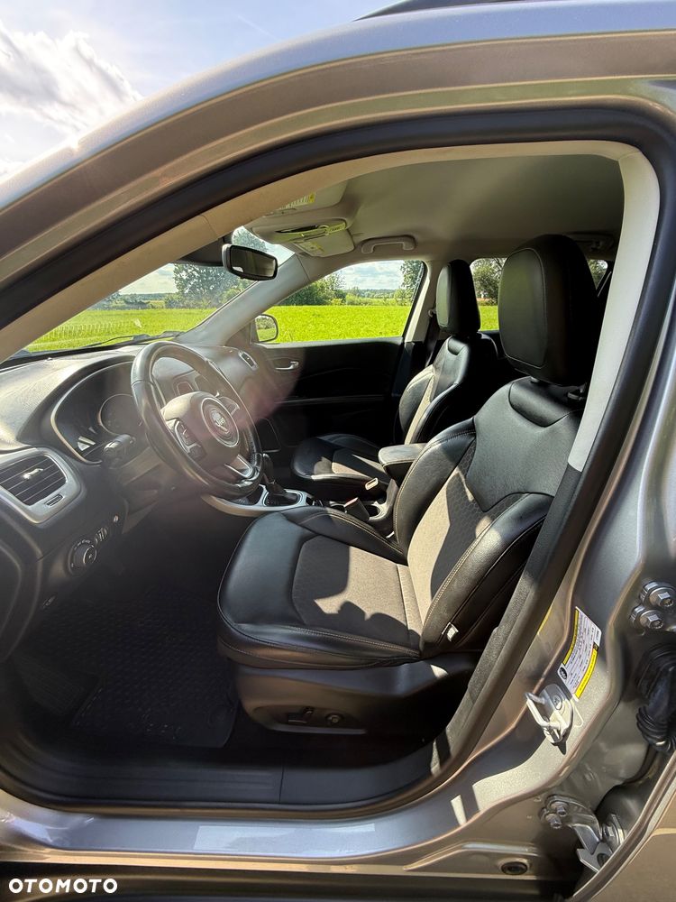 Jeep Compass - 11