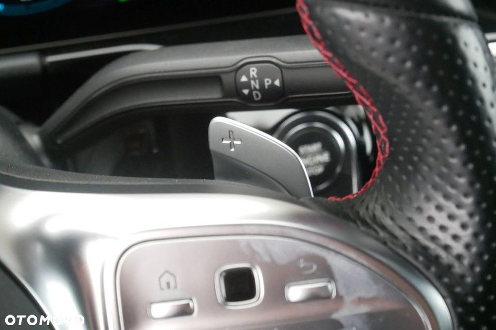 Mercedes-Benz GLA - 25