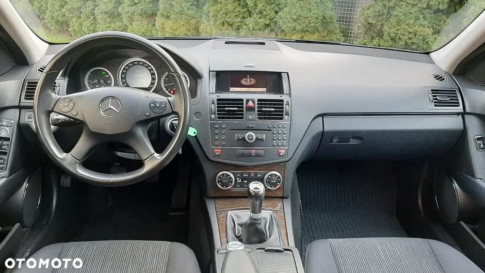 Mercedes-Benz Klasa C 180 BlueEFFICIENCY Elegance - 20