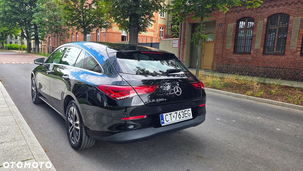 Mercedes-Benz CLA 250 e PHEV 8G-DCT - 5