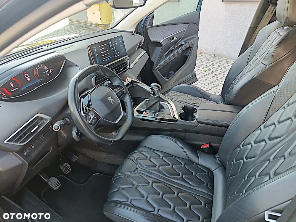 Peugeot 3008 PureTech 130 Stop & Start GPF Allure Pack - 21