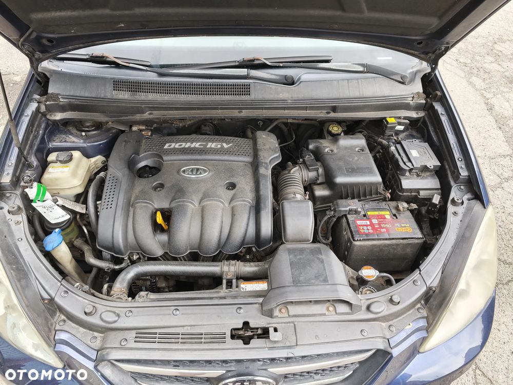 Kia Carens - 8
