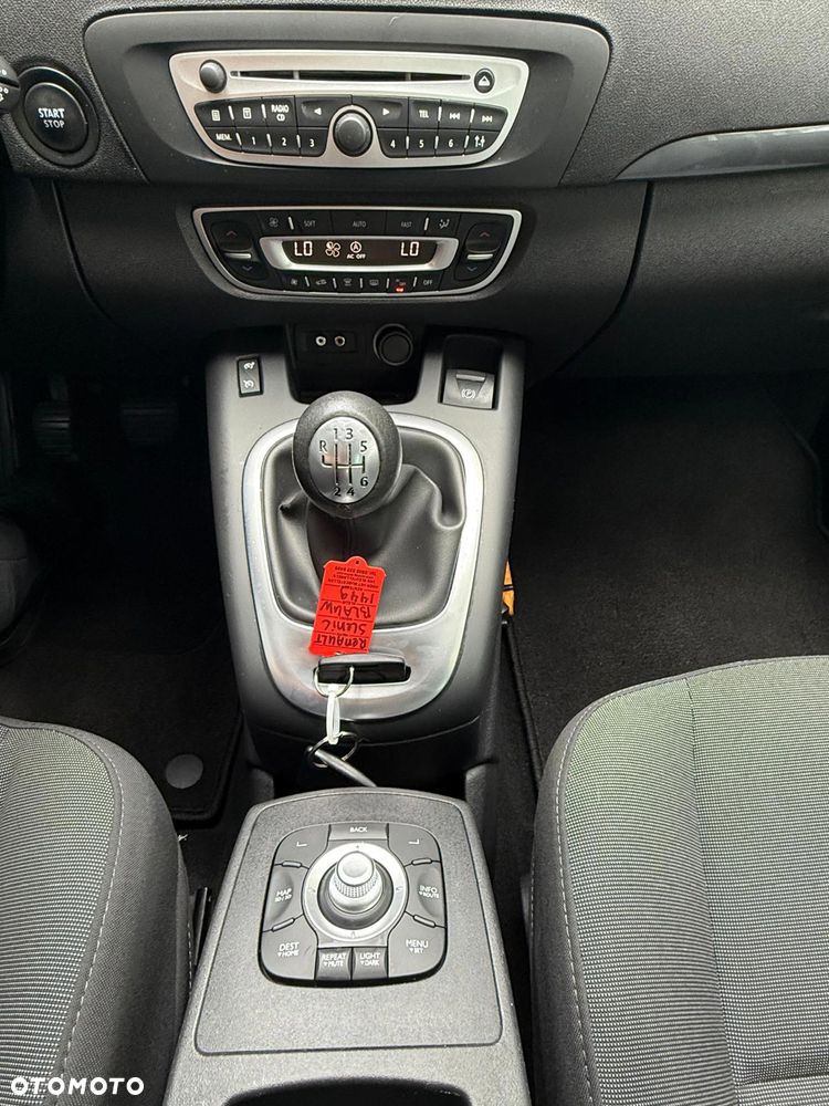 Renault Scenic 1.6 16V 110 Dynamique - 10