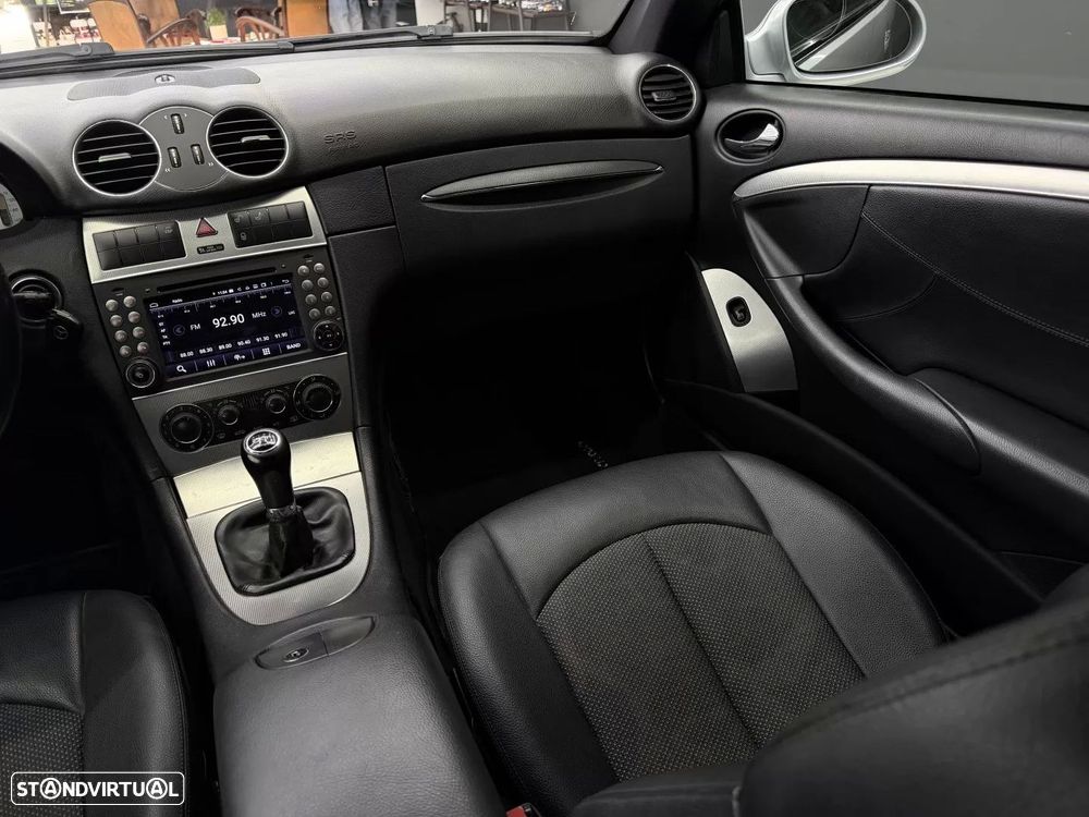 Mercedes-Benz CLK 200 K Avantgarde - 32
