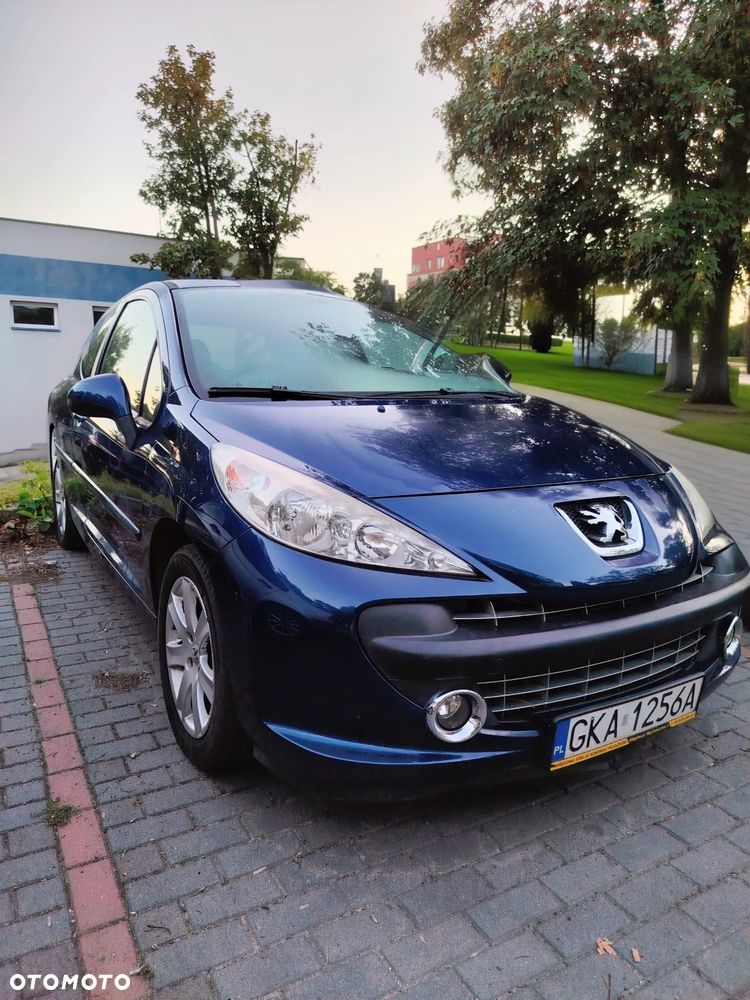Peugeot 207 - 1