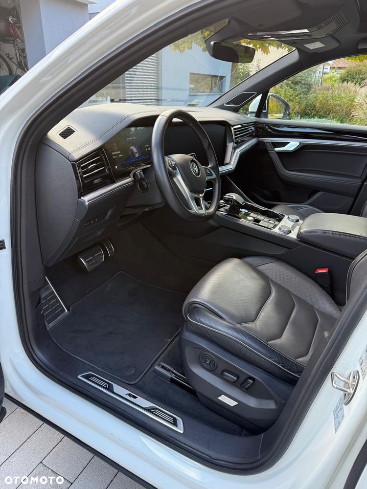 Volkswagen Touareg 3.0 V6 TFSI 4Motion R-Line - 3