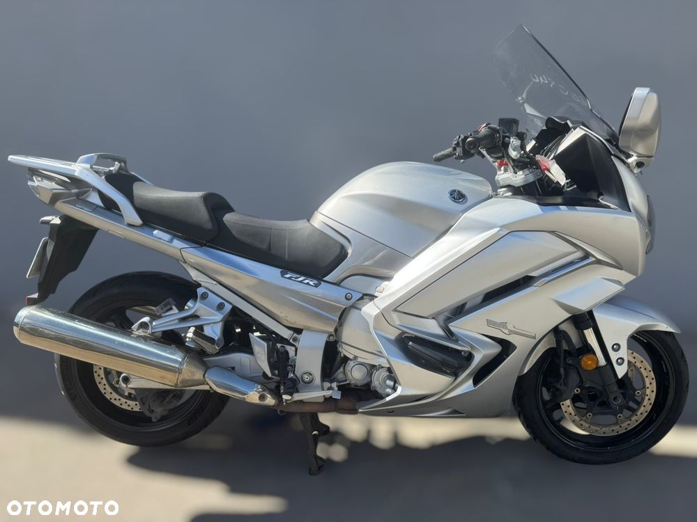 Yamaha FJR - 2