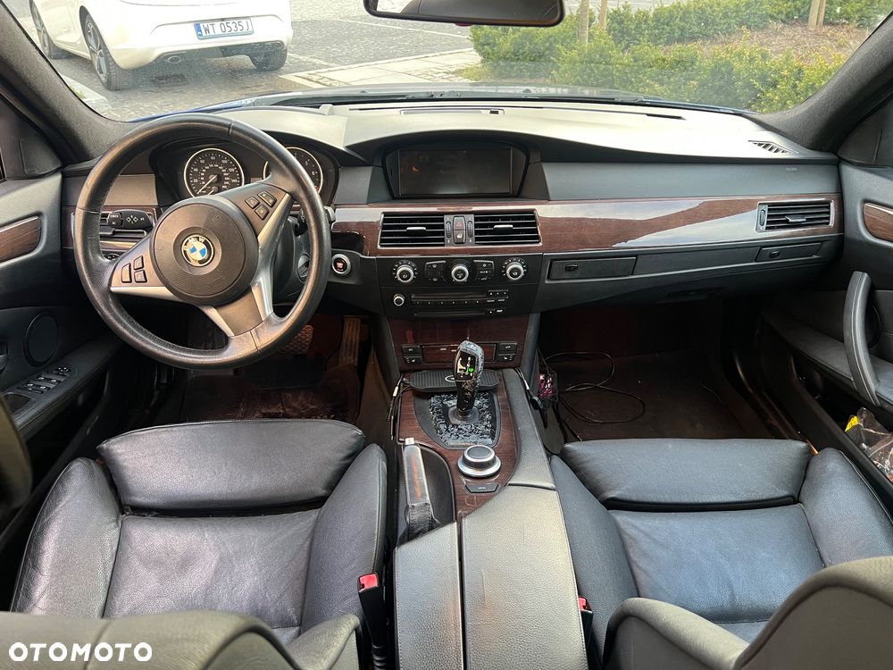 BMW Seria 5 540i Edition Exclusive - 12