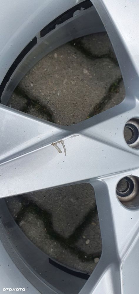 Skoda scala Felga aluminiowa 17" 5x120 - 2