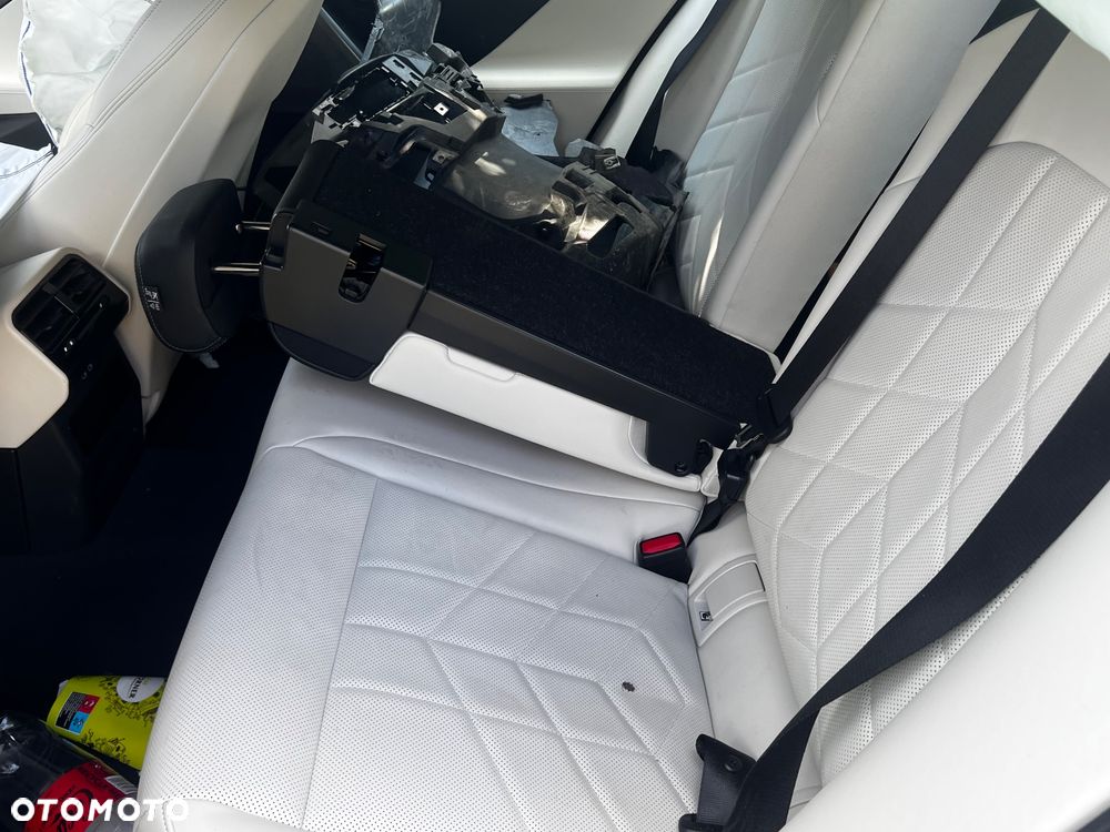 BMW Seria 5 520i mHEV M Sport - 11