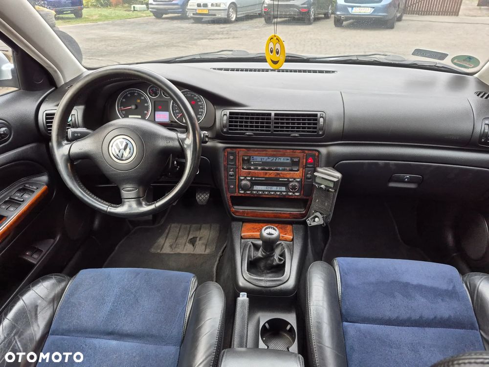 Volkswagen Passat - 9