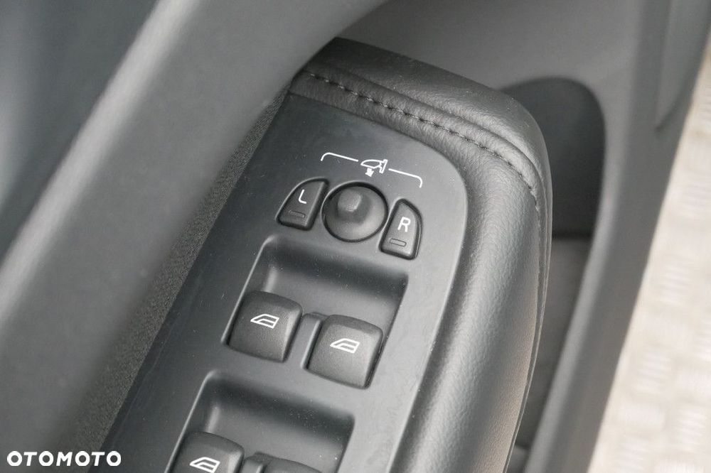 Volvo XC 60 - 30