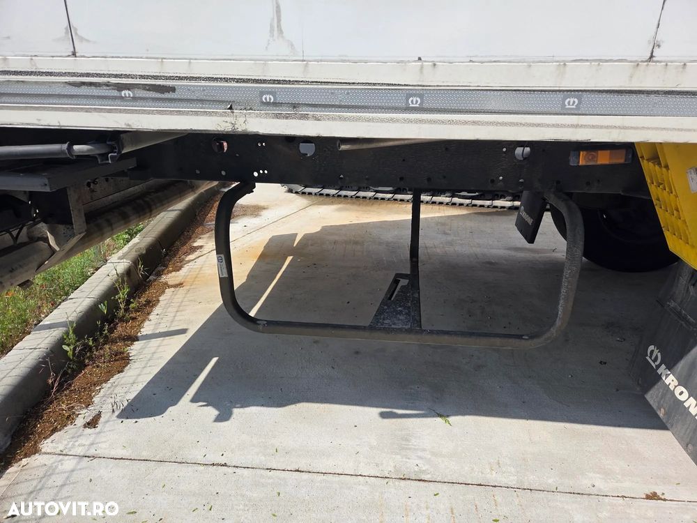 Krone model SD/R, THERMO KING SLXe, 2017, 758.847km, anv BUNE 80%, axa liftabila, axe JOST, TUV, rulata in GERMANIA, posibilitate leasing, STARE BUNA-PROMOTIE 15.900 EUR+Tva - 18