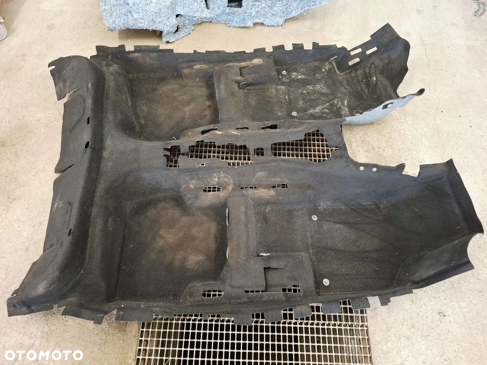 Dywan Wykładzina Podłoga Komplet Czarna VW Jetta 5C7863367E - 1