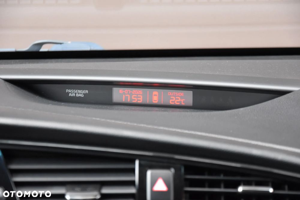 Kia Ceed 1.4 CVVT Dream-Team Edition - 32