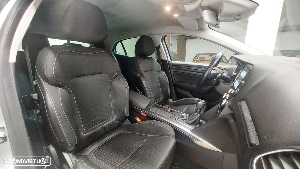 Renault Mégane 1.2 TCE Limited - 14