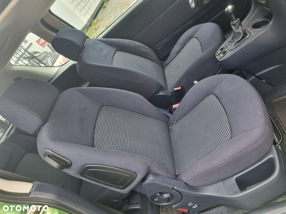 Peugeot 1007 - 13