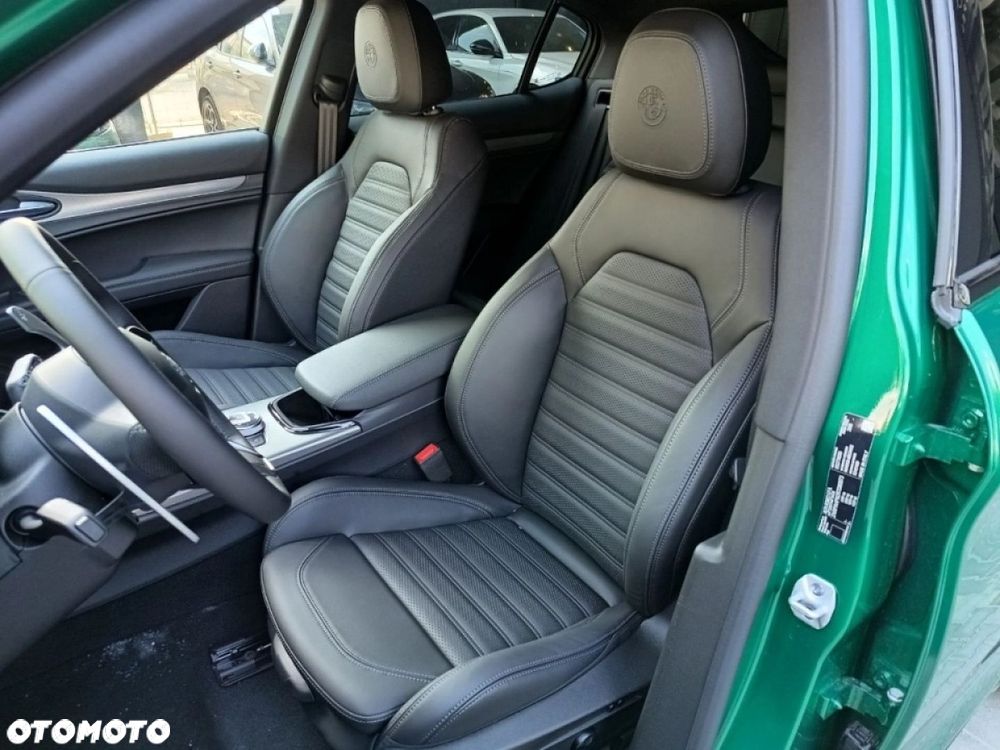 Alfa Romeo Stelvio - 14