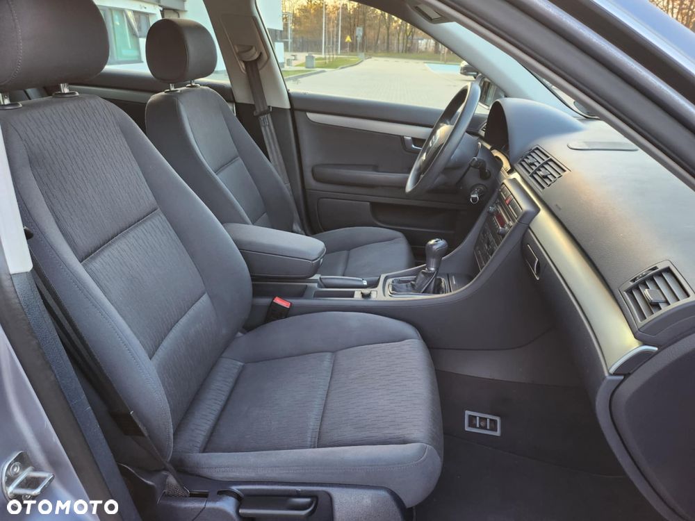 Audi A4 Limousine - 10