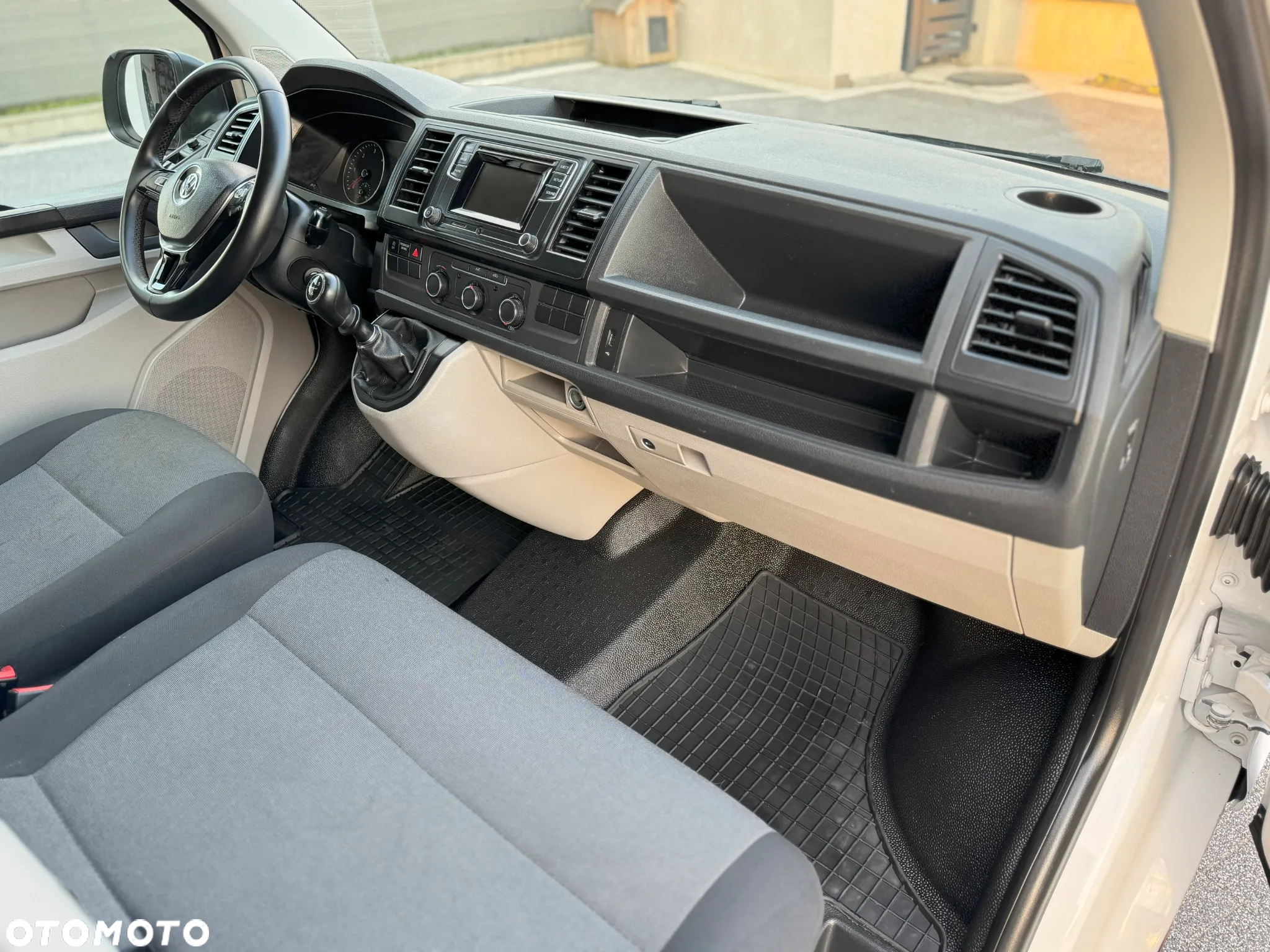 Volkswagen Transporter - 25