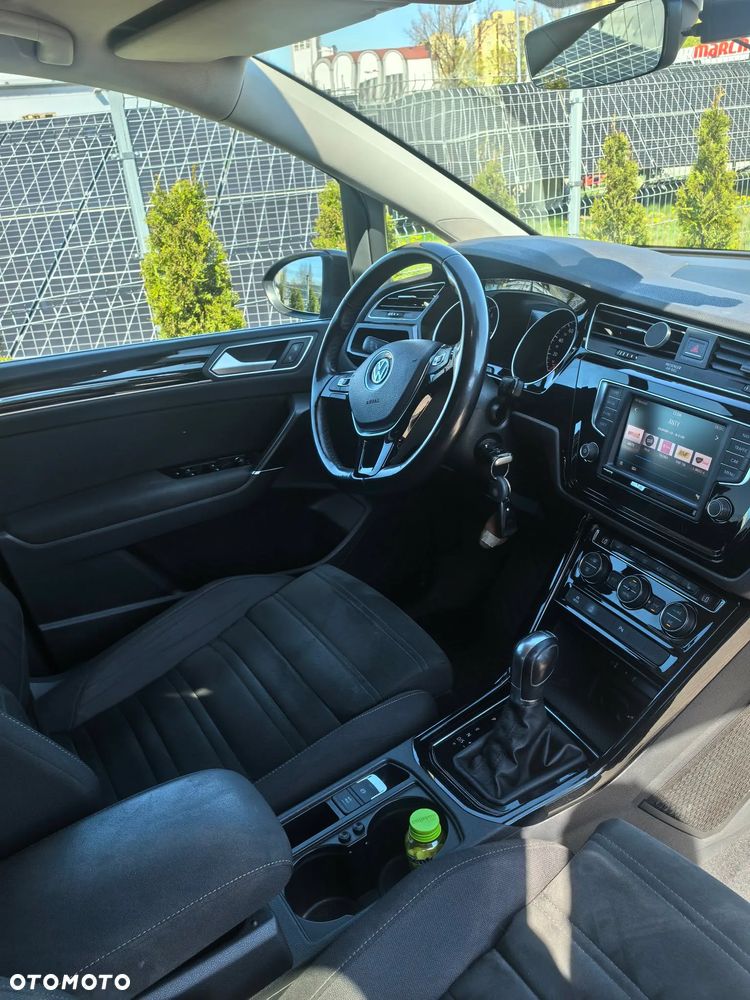 Volkswagen Touran - 4