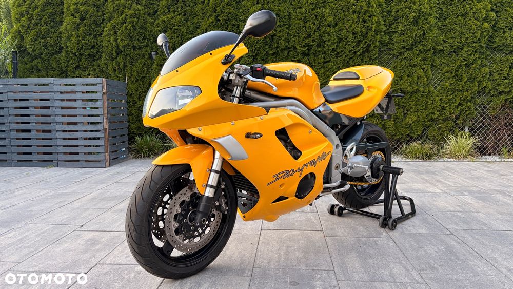 Triumph Daytona - 18