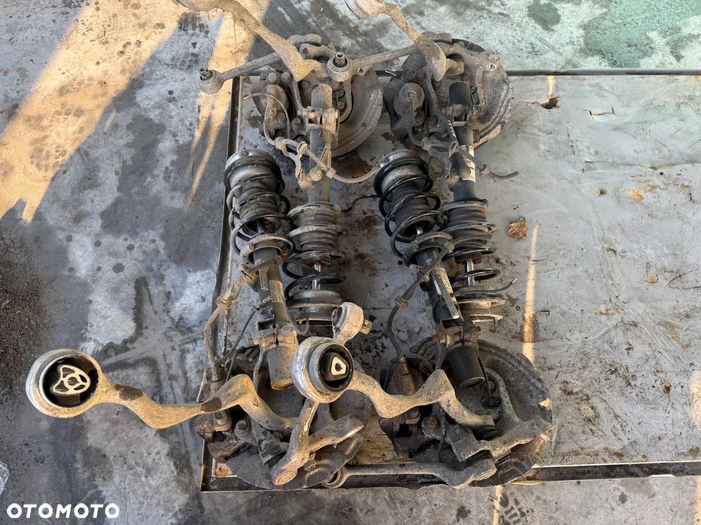 ZWROTNICA AMORTYZATOR LEWY PRAWY MCPERSON BMW E90 E87 - 1